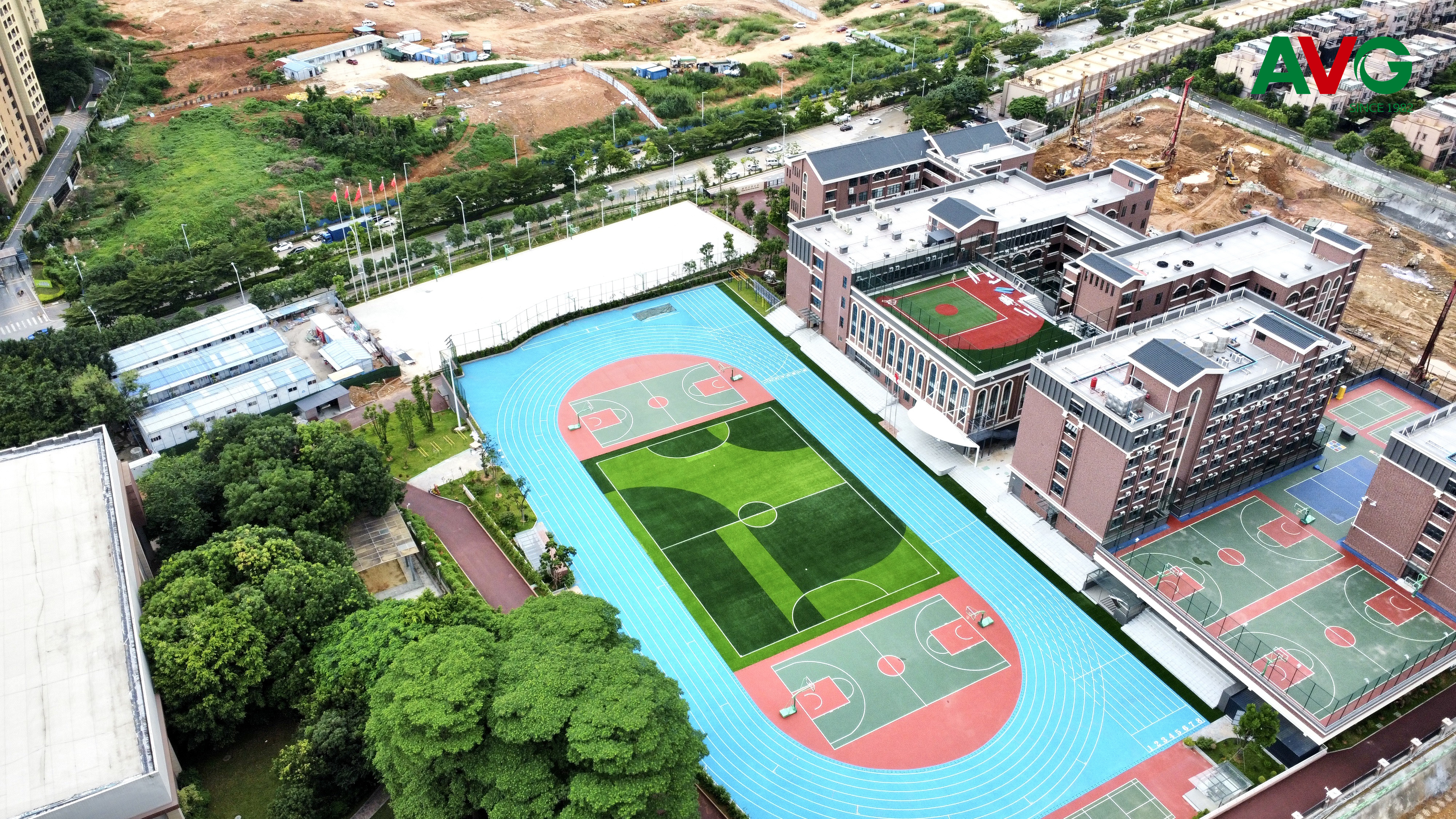 傲勝案例|東莞市海逸外國(guó)語(yǔ)學(xué)校運(yùn)動(dòng)場(chǎng)驚艷亮相！